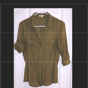 Ali&Kris button up elastic waist top mid sleeves Olive Color